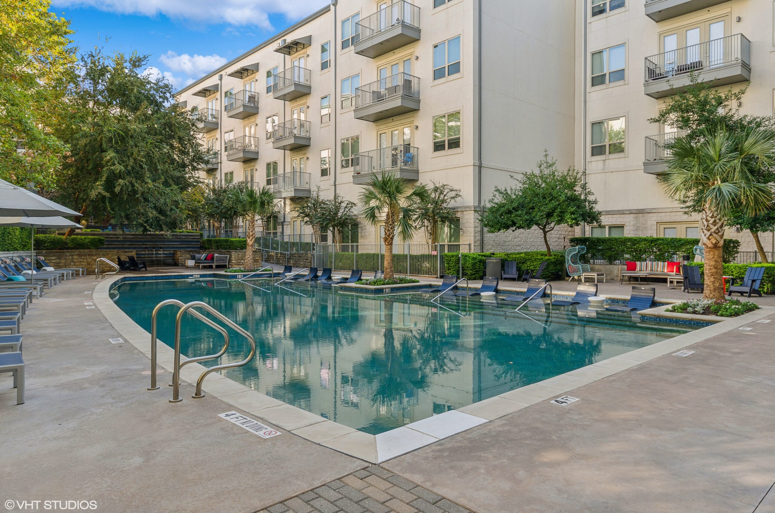 The Louis Las Colinas